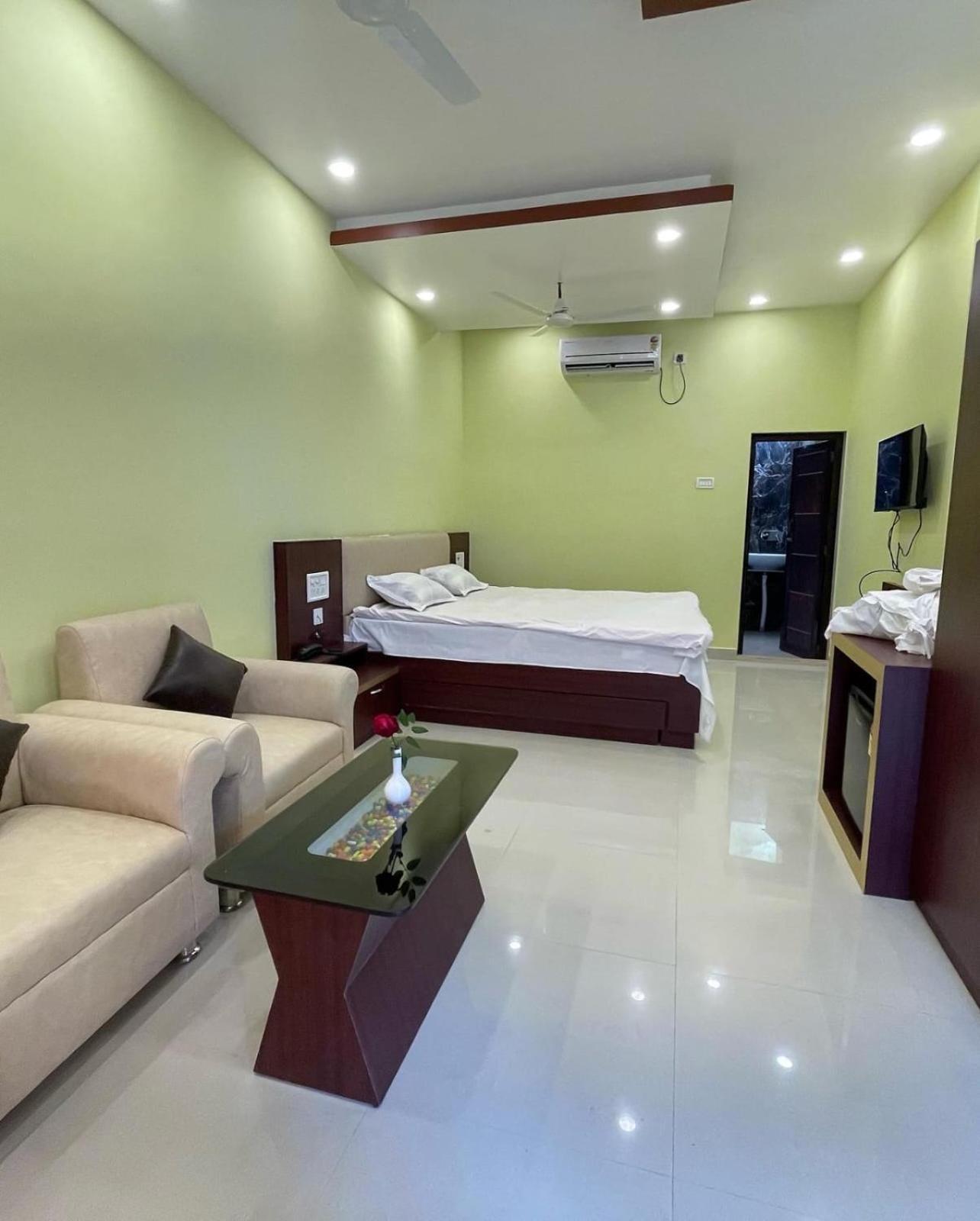 Golden View Resort And Restaurant Tajpur 외부 사진
