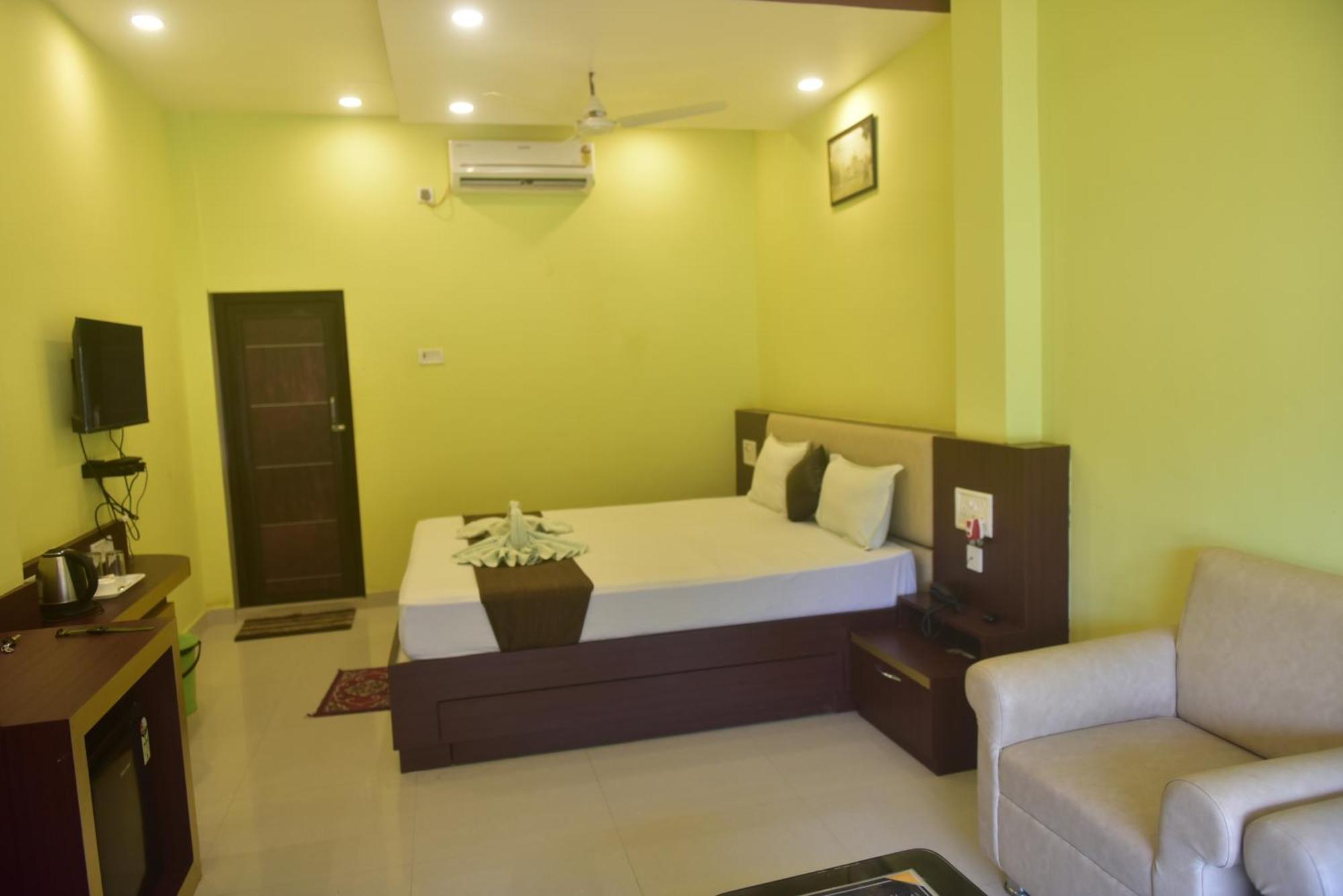 Golden View Resort And Restaurant Tajpur 외부 사진